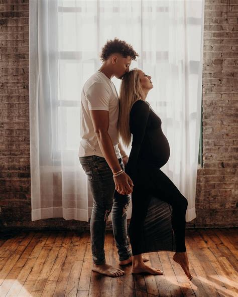 brittney mahomes pregnant